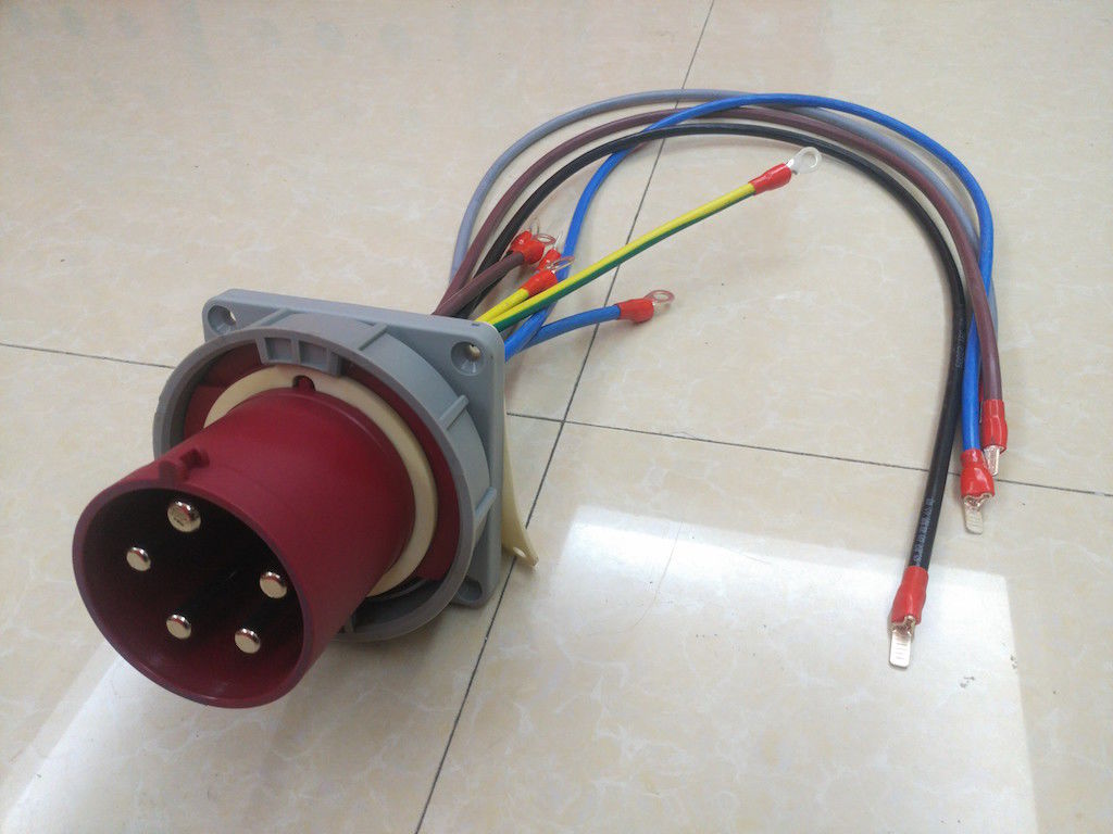 415V IP67 Watertight Thermoplastic Industrial Plug Sockets Panel Mounted